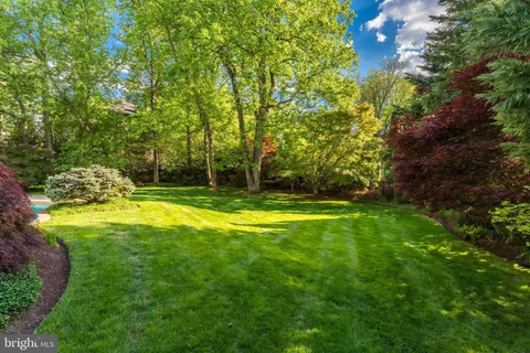 $2,395,000 | 6915 St Albans Road, McLean, VA 22101