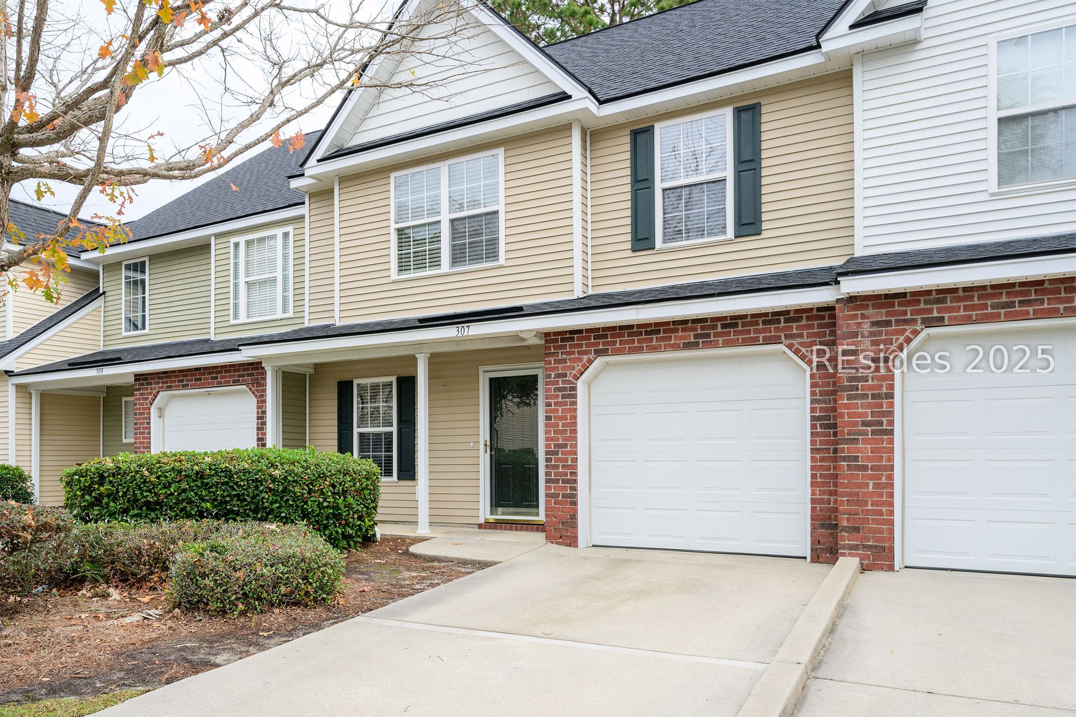 Front of Townhouse 307 East Avenue