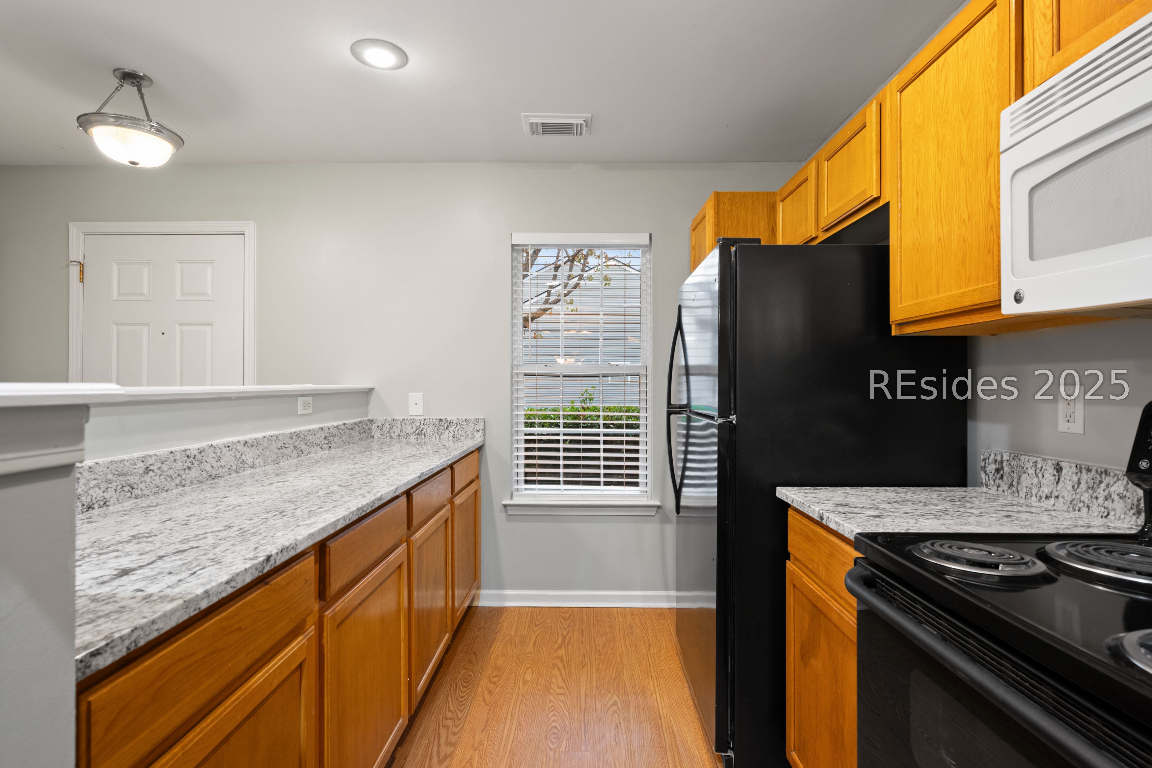 307 East Avenue Bluffton, SC 29910 - Photo 18 of 36 Kitchen