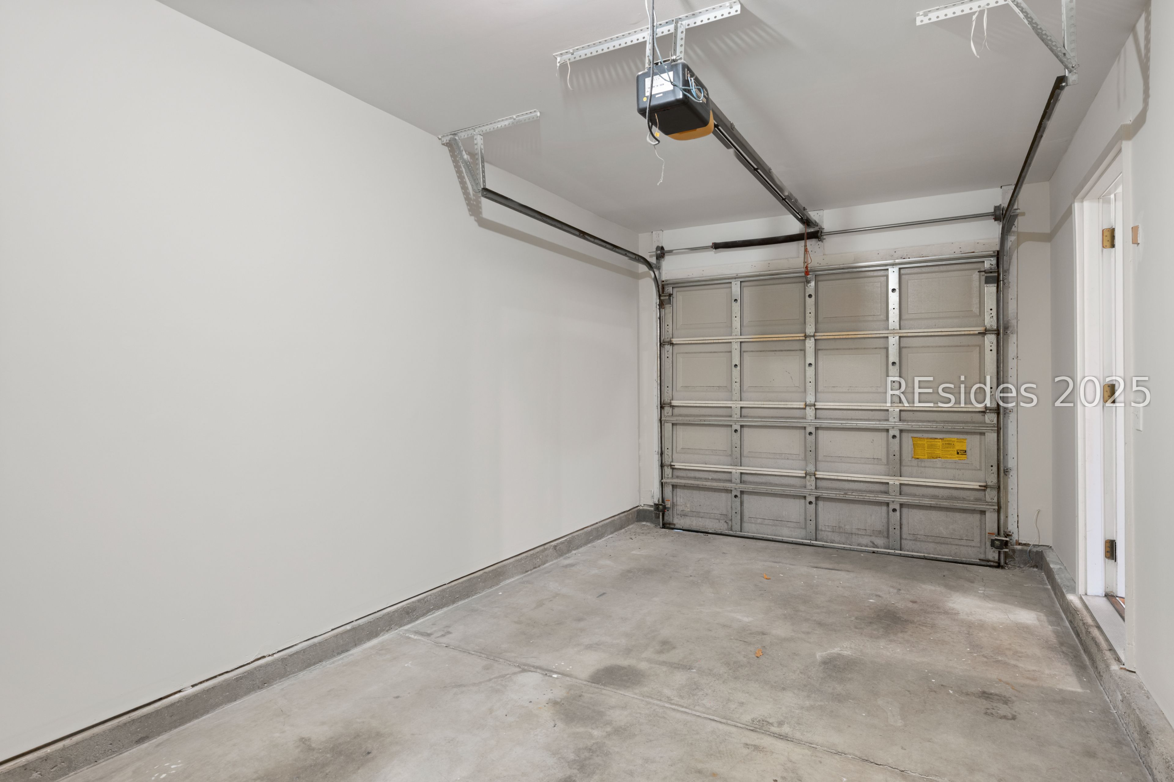 307 East Avenue Bluffton, SC 29910 - Photo 22 of 36 Garage