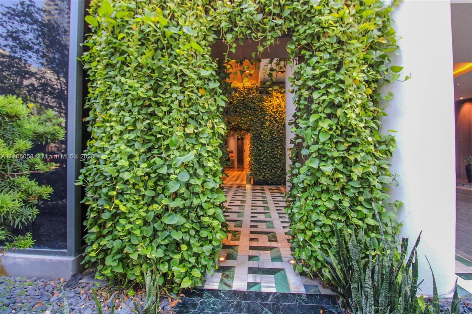 801 South Miami Avenue, Unit 4309 Miami, FL 33131 - Photo 32 of 34 a view of a yard