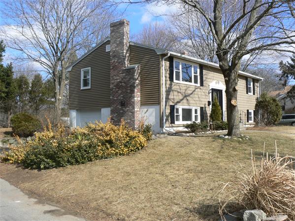 6 Hampshire Road Peabody, MA 01960 - Photo 3 of 25 Gallery Image 3