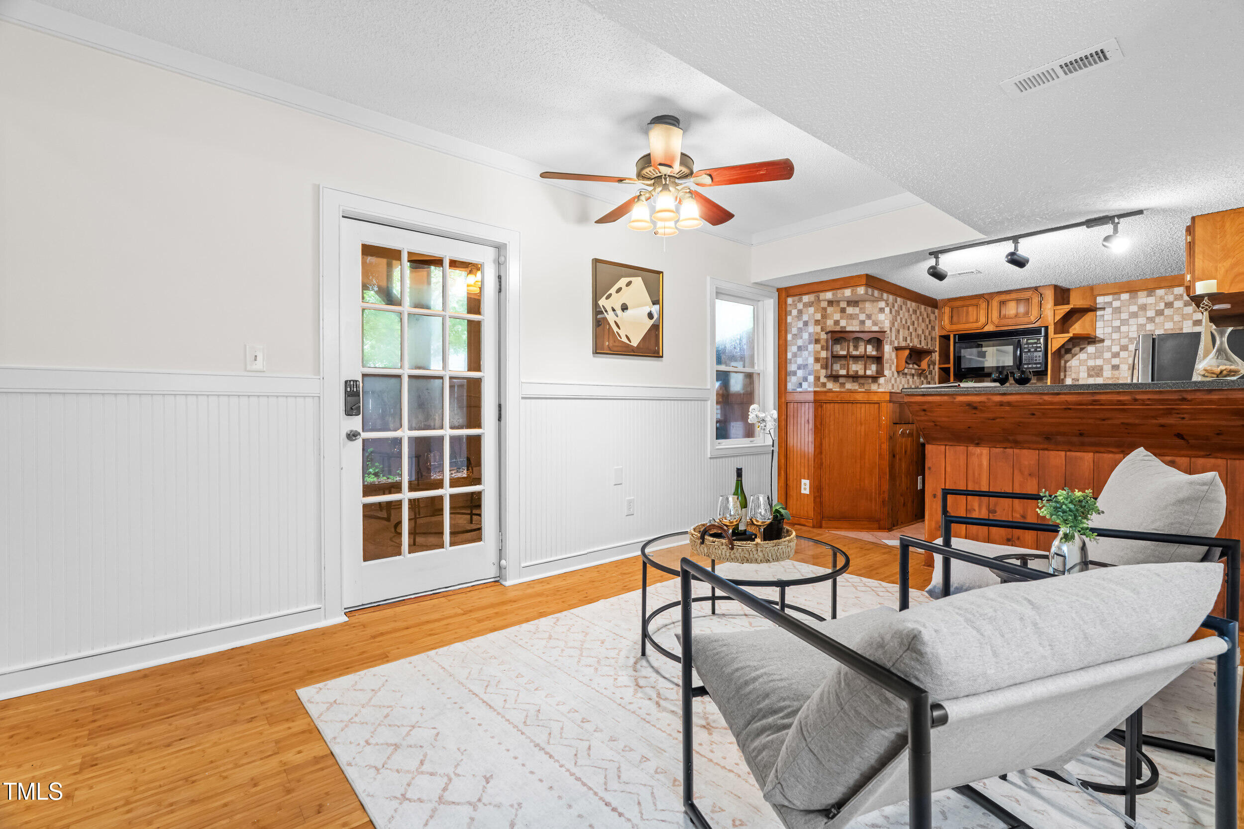 105 Firewood Circle Raleigh, NC 27607 - Photo 32 of 50 a room with furniture and a window