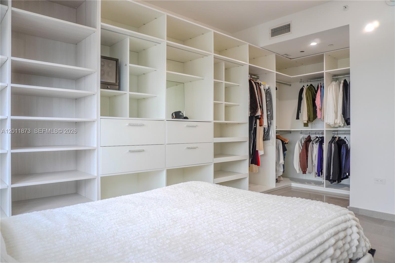 88 Southwest 7th Street, Unit 2112 Miami, FL 33130 - Photo 25 of 33