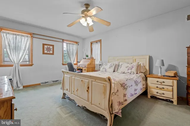 $420,000 | 323 Enterprise Drive, Bird-in-Hand, PA 17505