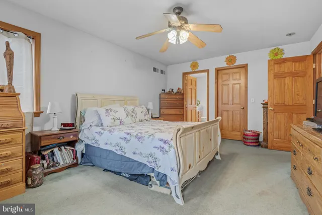 $420,000 | 323 Enterprise Drive, Bird-in-Hand, PA 17505