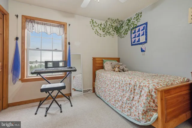 $420,000 | 323 Enterprise Drive, Bird-in-Hand, PA 17505