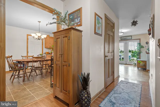 $420,000 | 323 Enterprise Drive, Bird-in-Hand, PA 17505