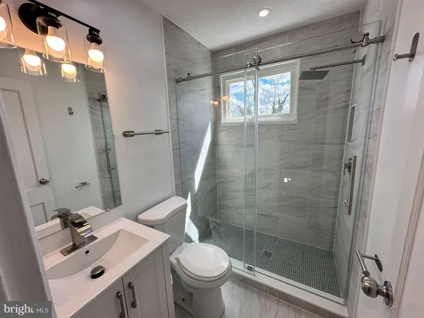 $1,900 | 2627 Colebrooke Drive, Unit 31, Temple Hills, MD 20748