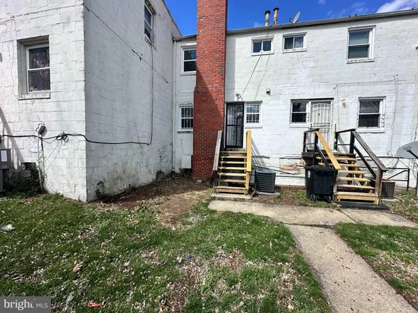 $1,900 | 2627 Colebrooke Drive, Unit 31, Temple Hills, MD 20748