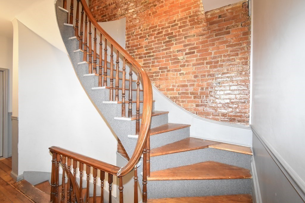 181-187 Chestnut Street Springfield, MA 01103 - Photo 17 of 38 Gallery Image 17