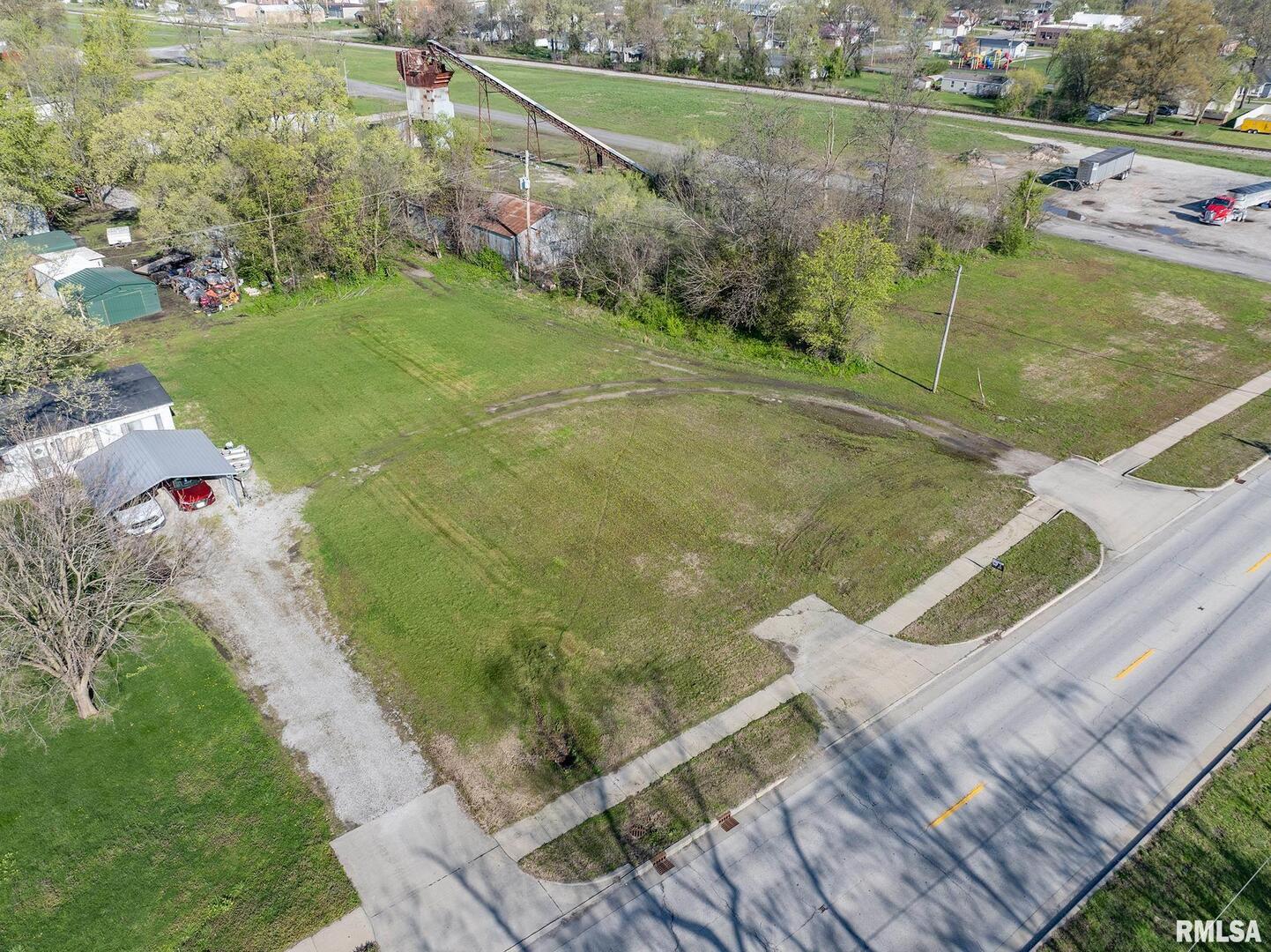 0 South Mine Street Sandoval, IL 62882 - Photo 4 of 10 a view of a lake with a yard