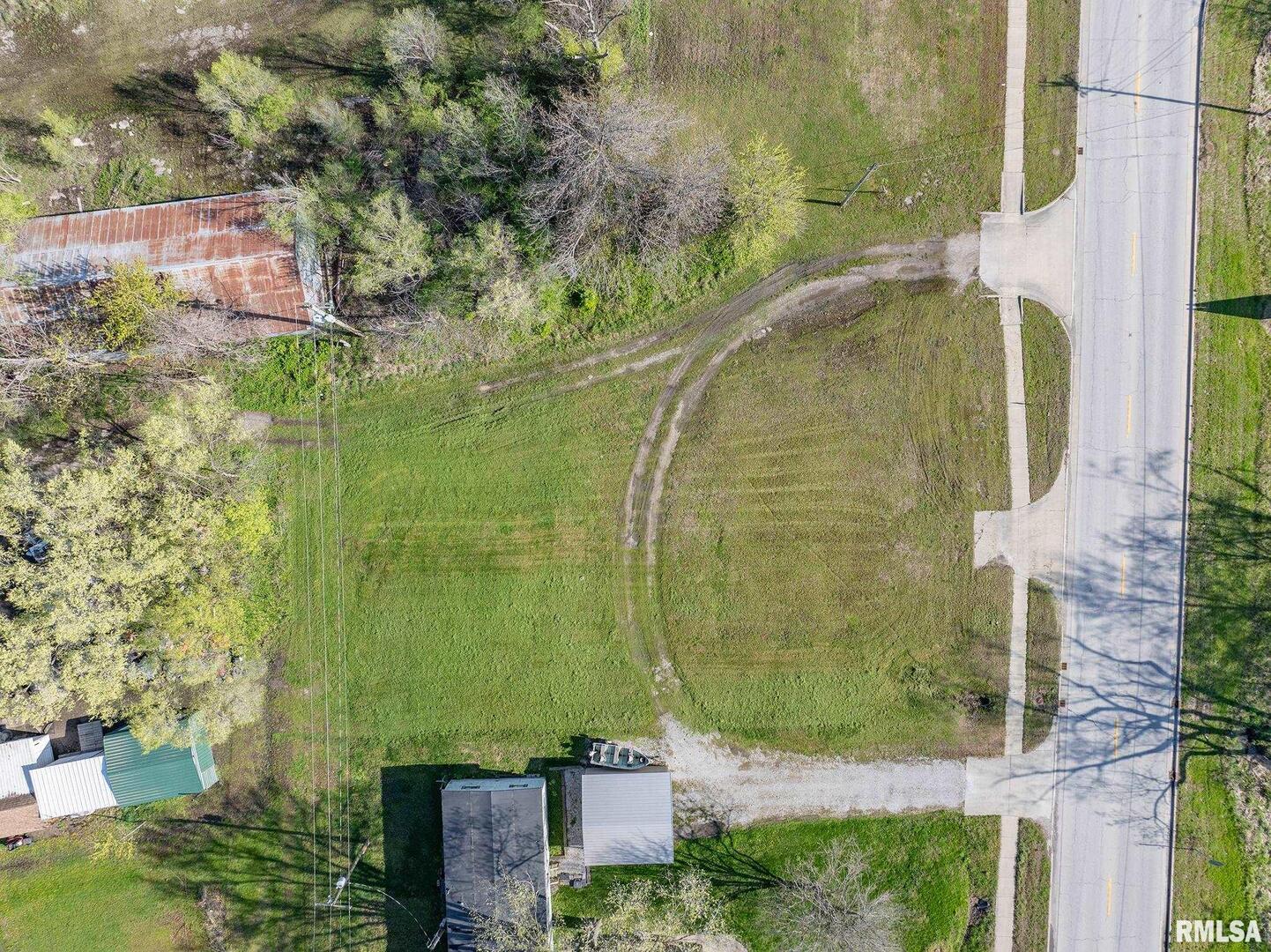 0 South Mine Street Sandoval, IL 62882 - Photo 5 of 10 an aerial view of a house with a yard