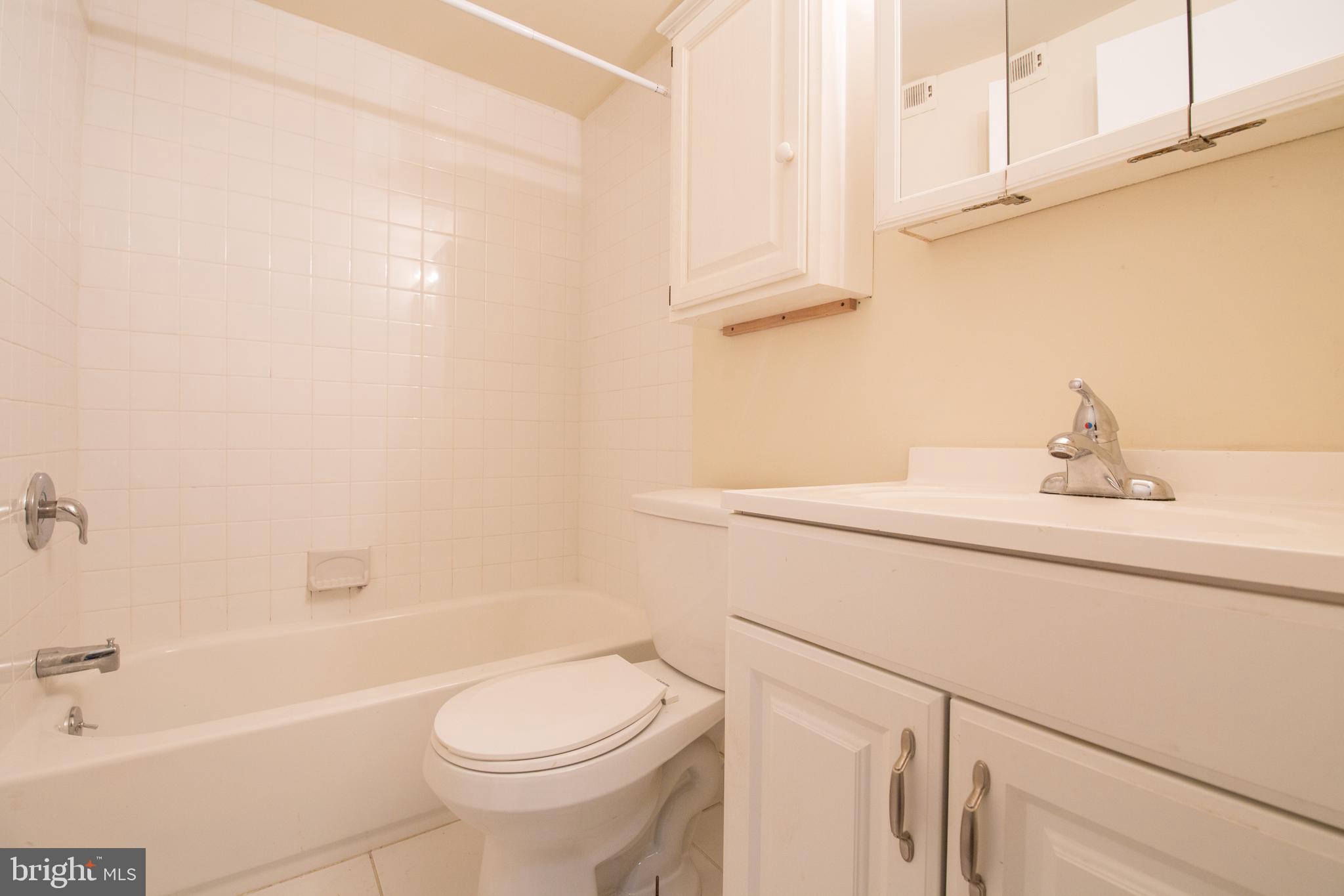 319 South 10th Street, Unit 335 Philadelphia, PA 19107 - Photo 8 of 13 Bathroom