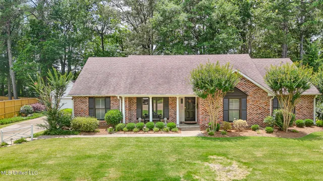 $324,999 | 697 Country Pl Drive, Pearl, MS 39208