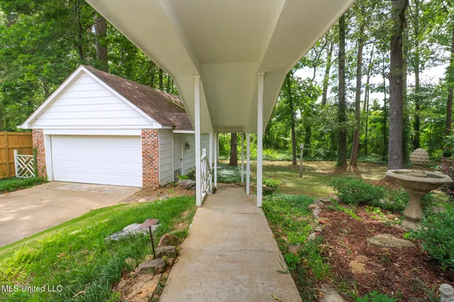 $324,999 | 697 Country Pl Drive, Pearl, MS 39208