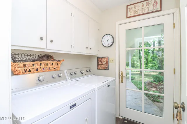 $324,999 | 697 Country Pl Drive, Pearl, MS 39208