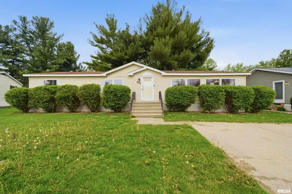 $39,900 | 701 Fischer Road, Unit 230, Creve Coeur, IL 61610