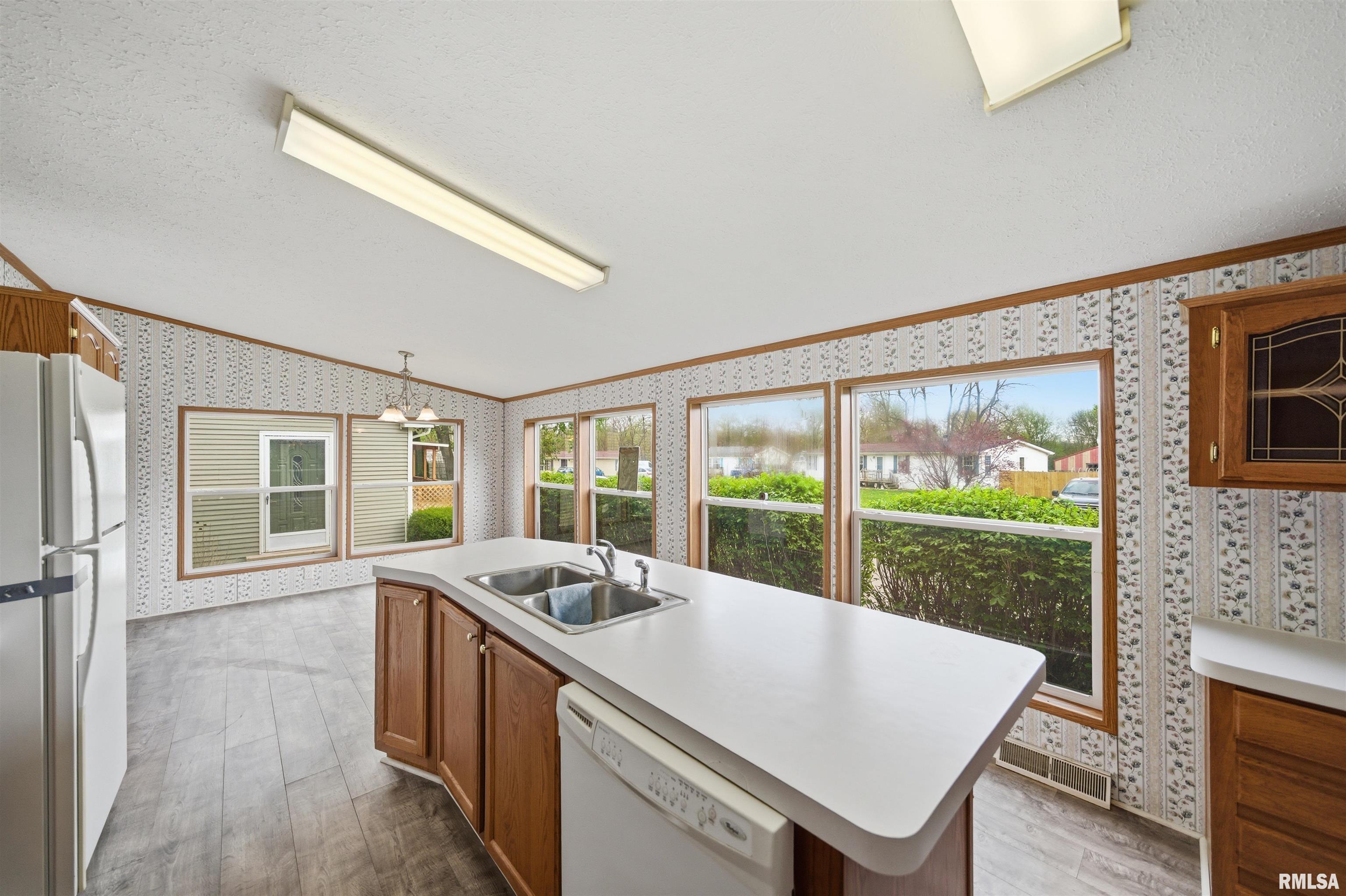 701 Fischer Road, Unit 230 Creve Coeur, IL 61610 - Photo 13 of 35