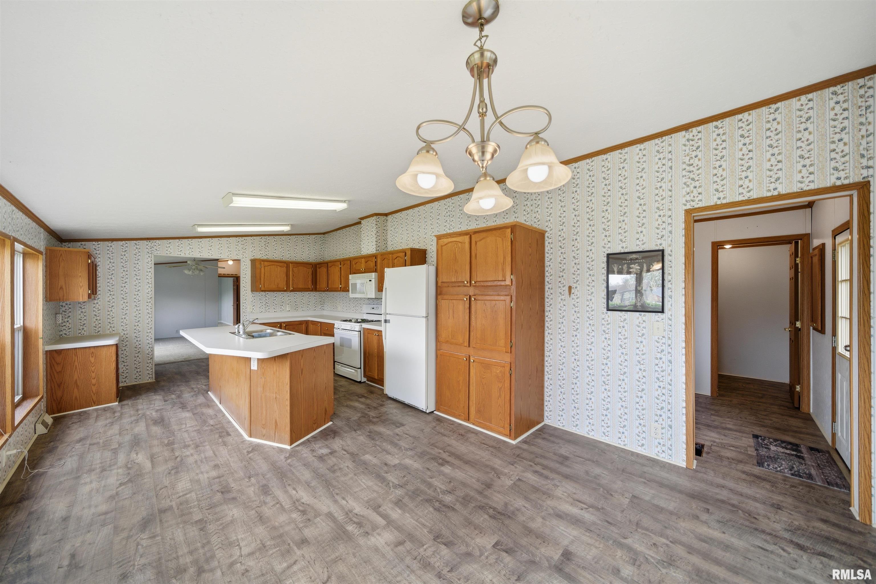 701 Fischer Road, Unit 230 Creve Coeur, IL 61610 - Photo 16 of 35