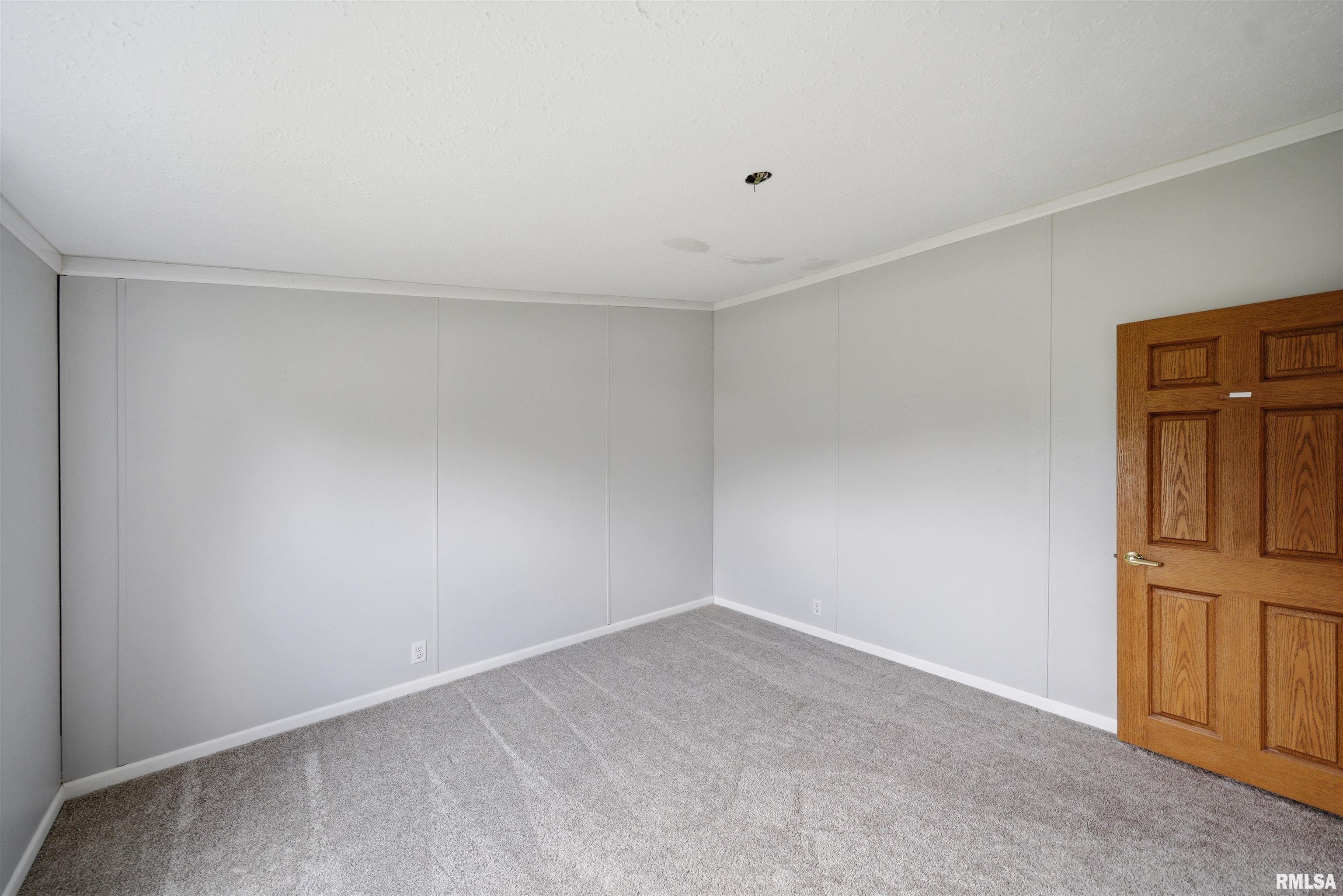 701 Fischer Road, Unit 230 Creve Coeur, IL 61610 - Photo 24 of 35