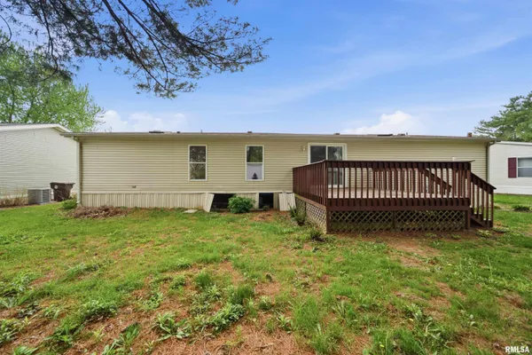 $39,900 | 701 Fischer Road, Unit 230, Creve Coeur, IL 61610