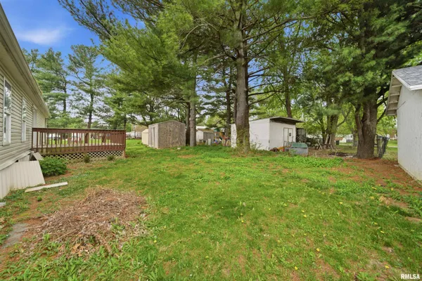 $39,900 | 701 Fischer Road, Unit 230, Creve Coeur, IL 61610