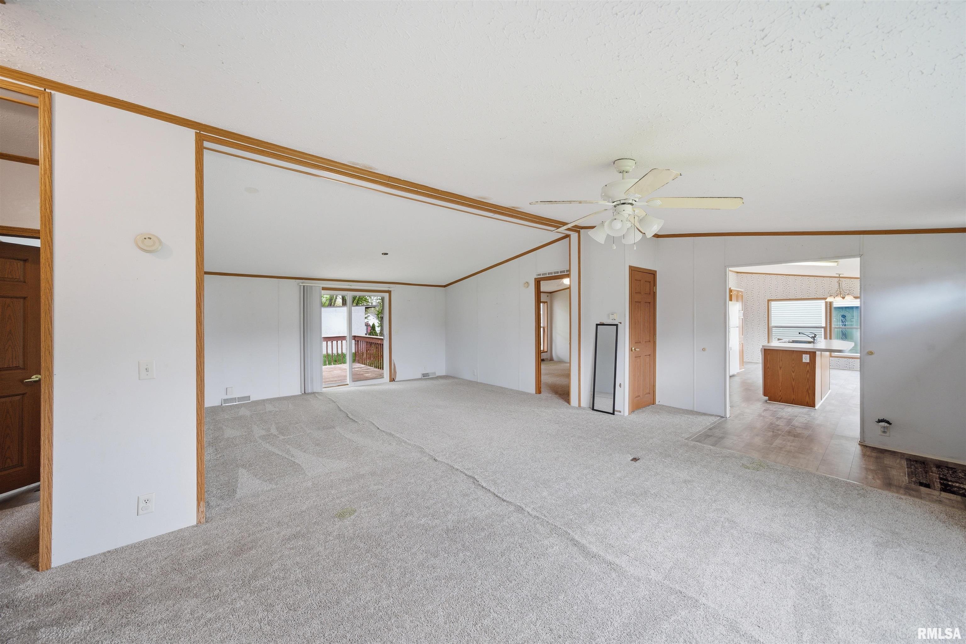 701 Fischer Road, Unit 230 Creve Coeur, IL 61610 - Photo 5 of 35