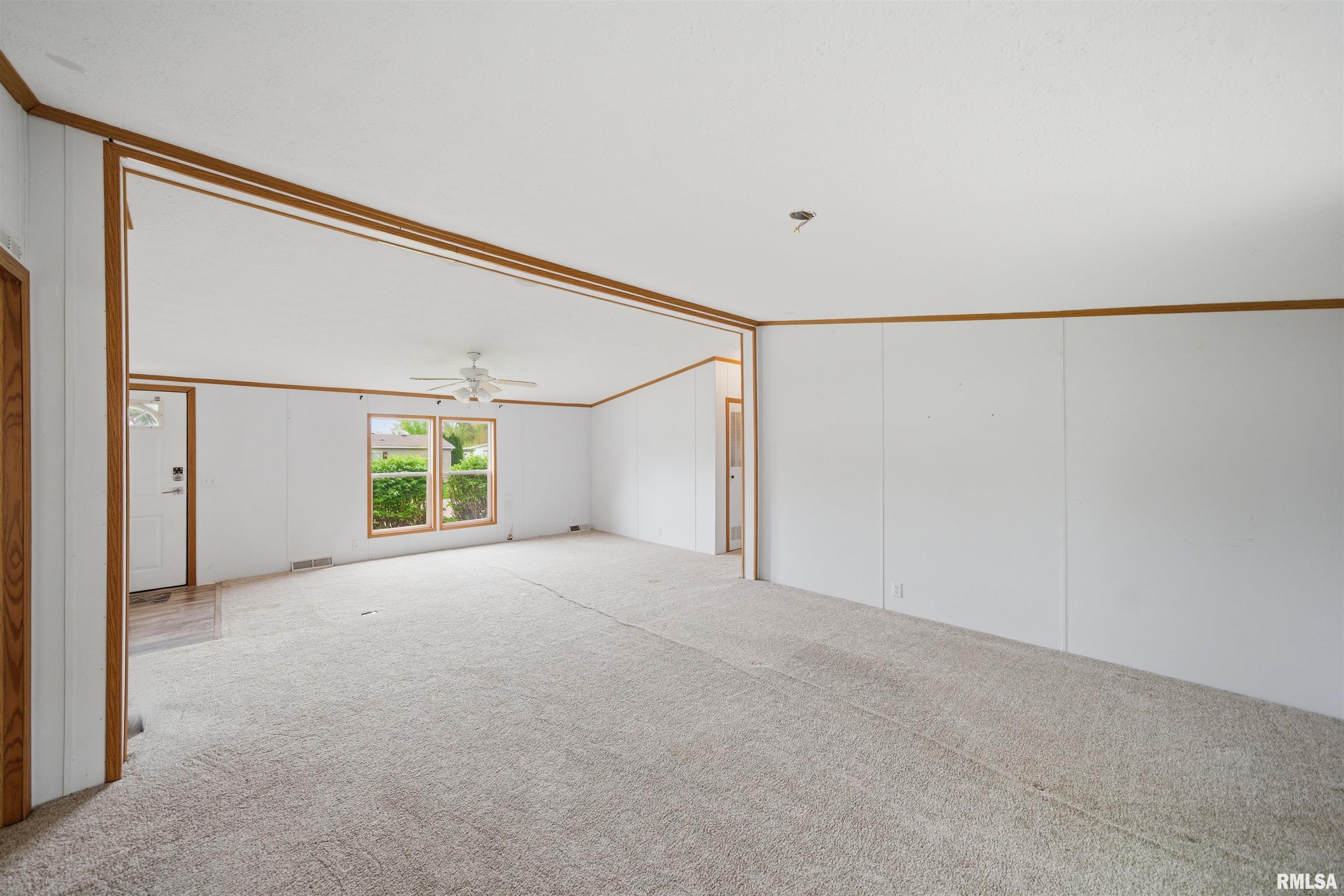 701 Fischer Road, Unit 230 Creve Coeur, IL 61610 - Photo 7 of 35