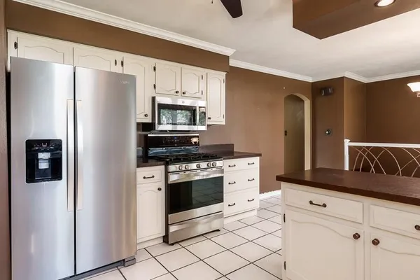 $258,000 | 6074 Abington Drive, Rockford, IL 61109