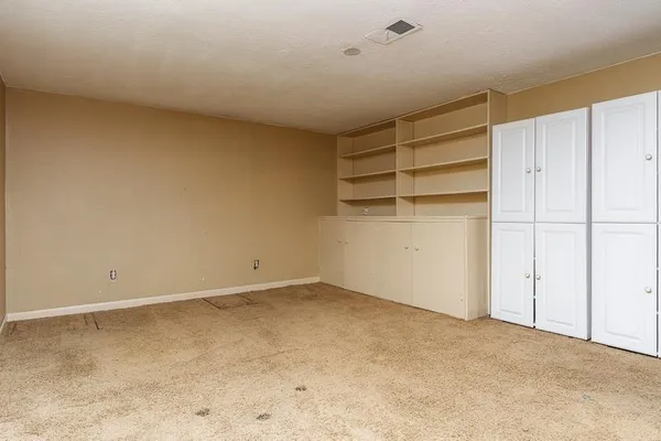 $258,000 | 6074 Abington Drive, Rockford, IL 61109