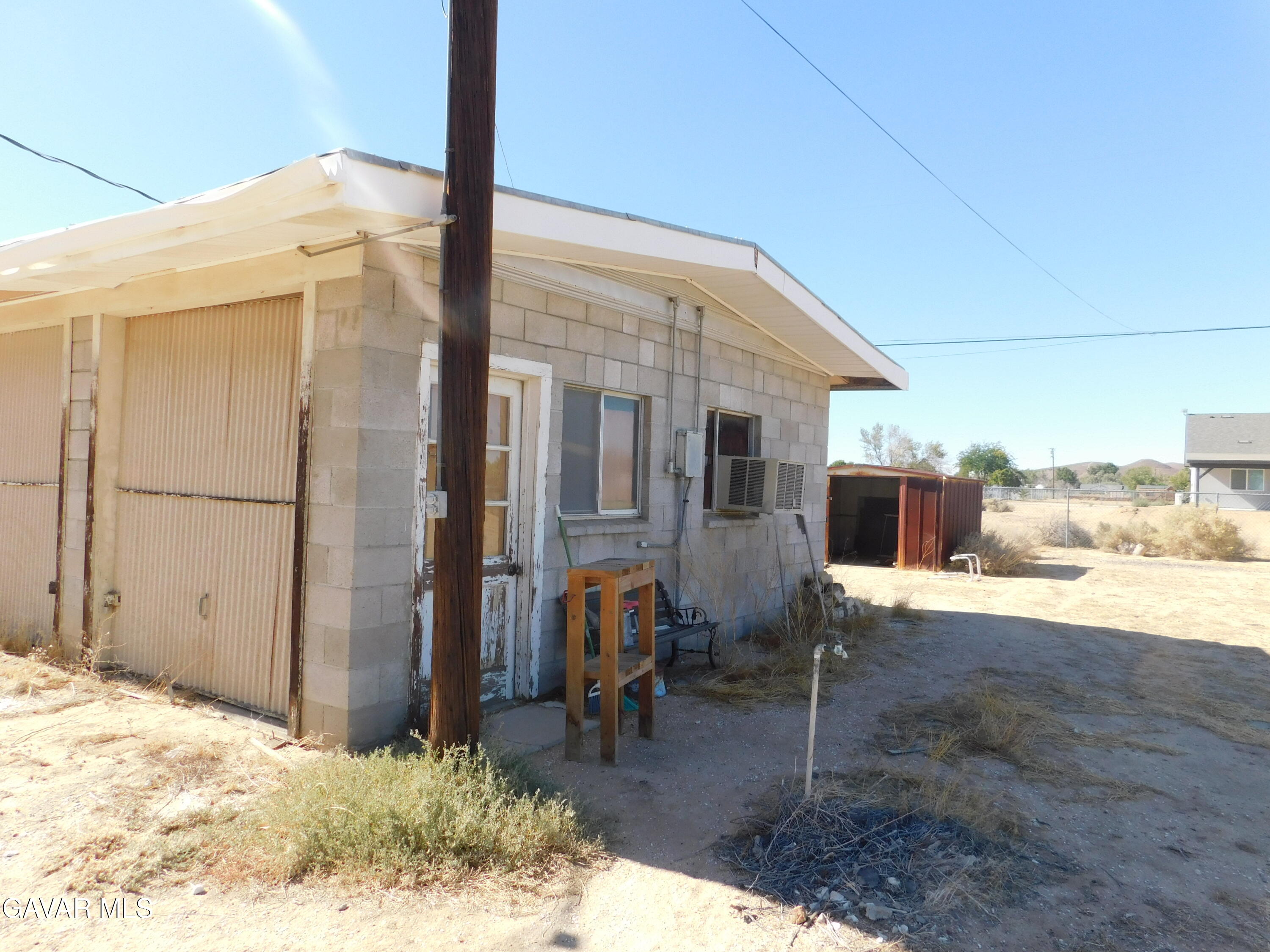 16873 Alexander Avenue Edwards, CA 93523 - Photo 25 of 31 a patio with table and chairs