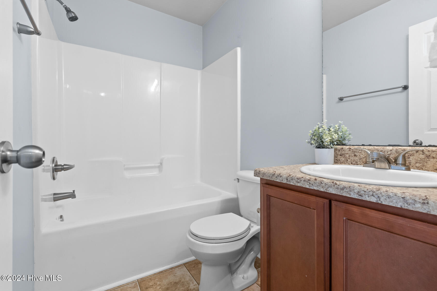 228 Caldwell Loop Jacksonville, NC 28546 - Photo 17 of 24 Upstairs Full Bathroom