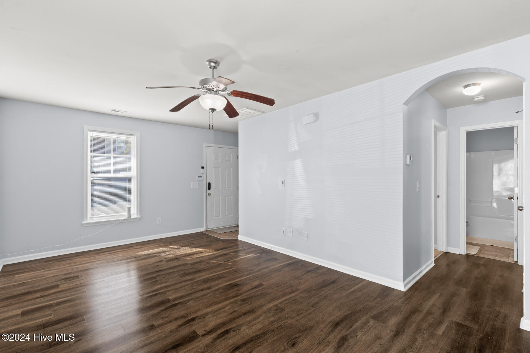228 Caldwell Loop Jacksonville, NC 28546 - Photo 6 of 24 Living Room