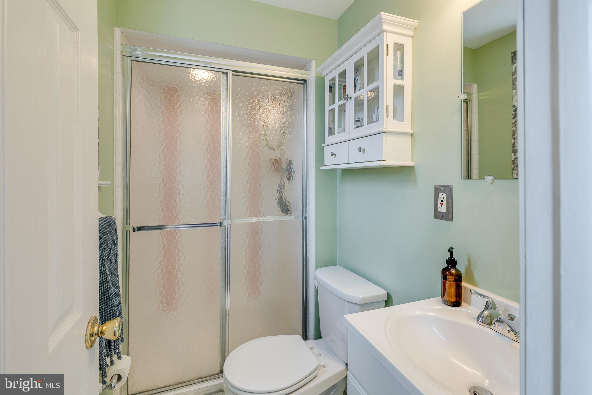 7325 Hiola Road Philadelphia, PA 19128 - Photo 14 of 27