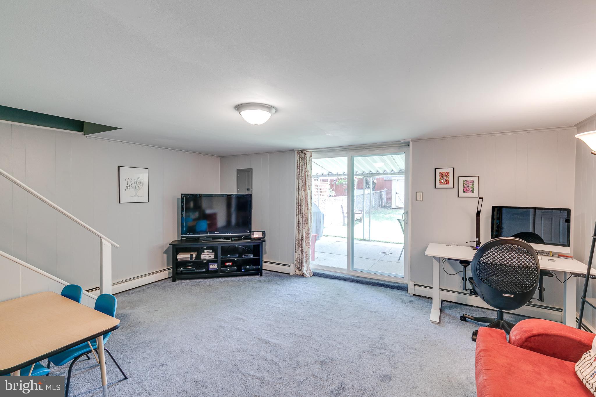 7325 Hiola Road Philadelphia, PA 19128 - Photo 15 of 27