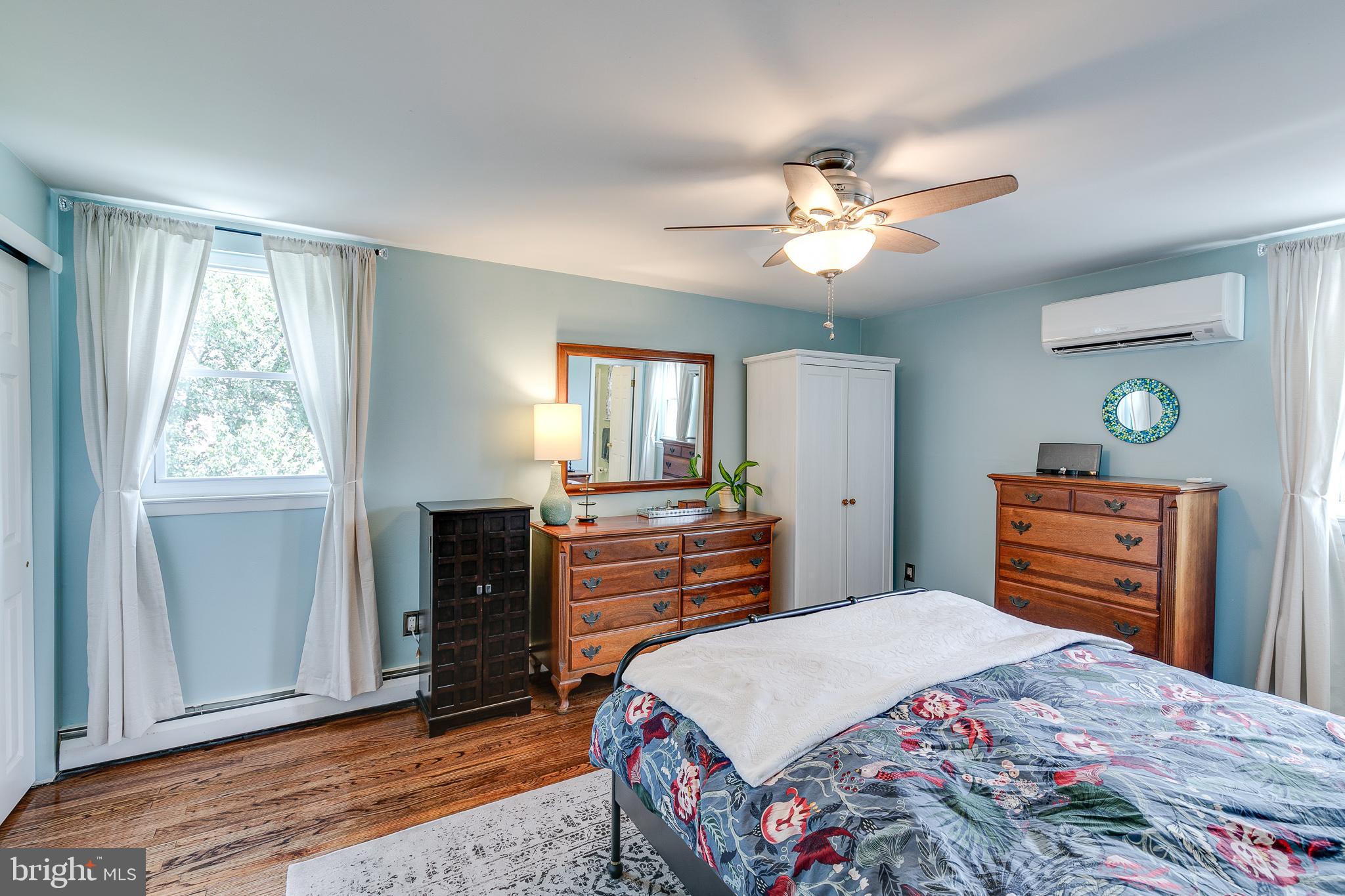 7325 Hiola Road Philadelphia, PA 19128 - Photo 8 of 27