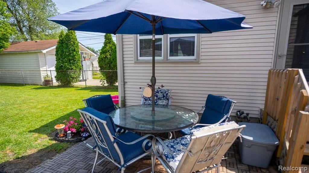 21772 Rausch Avenue Eastpointe, MI 48021 - Photo 7 of 23
