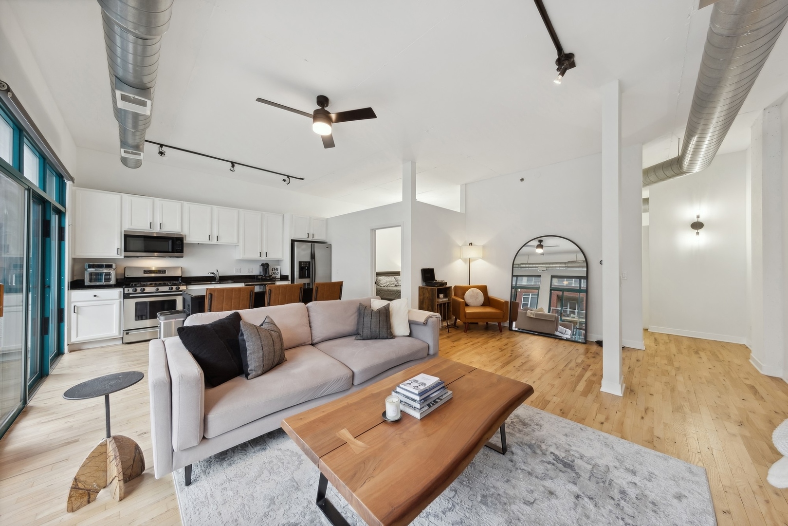 910 West Madison Street, Unit 704 Chicago, IL 60607 - Photo 5 of 10 Gallery Image 5