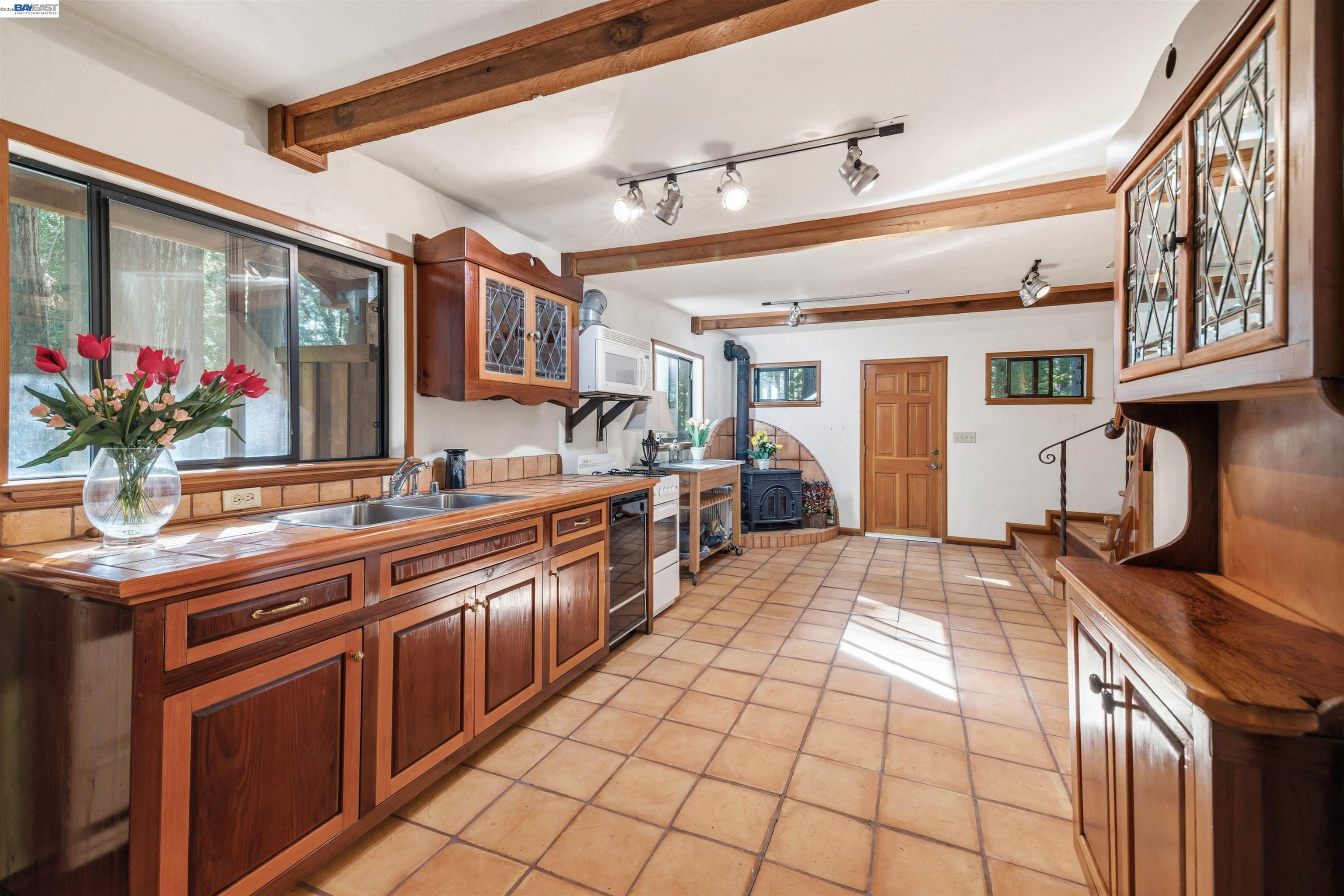 41 Back Road La Honda, CA 94020 - Photo 21 of 66 Gallery Image 21