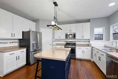 $615,000 | 844 Konert Hill Drive, Fenton, MO 63026