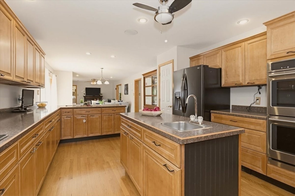 12 Corcoran Road Burlington, MA 01803 - Photo 14 of 42