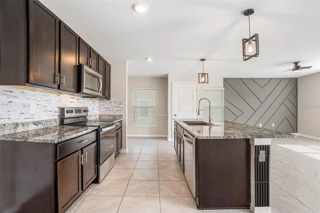 $2,350 | 13539 Mount Ivy Court, Dade City, FL 33525