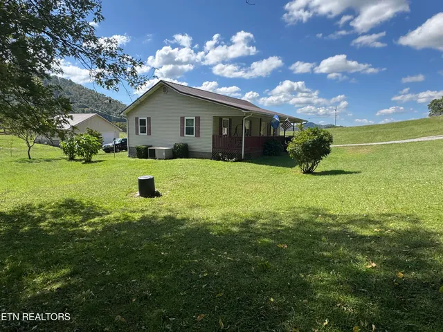 $203,000 | 1592 Dry Valley Road, Thorn Hill, TN 37881
