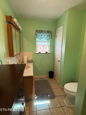 $203,000 | 1592 Dry Valley Road, Thorn Hill, TN 37881