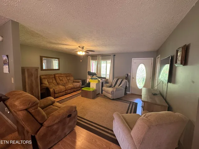 $203,000 | 1592 Dry Valley Road, Thorn Hill, TN 37881