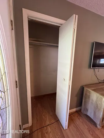 $203,000 | 1592 Dry Valley Road, Thorn Hill, TN 37881