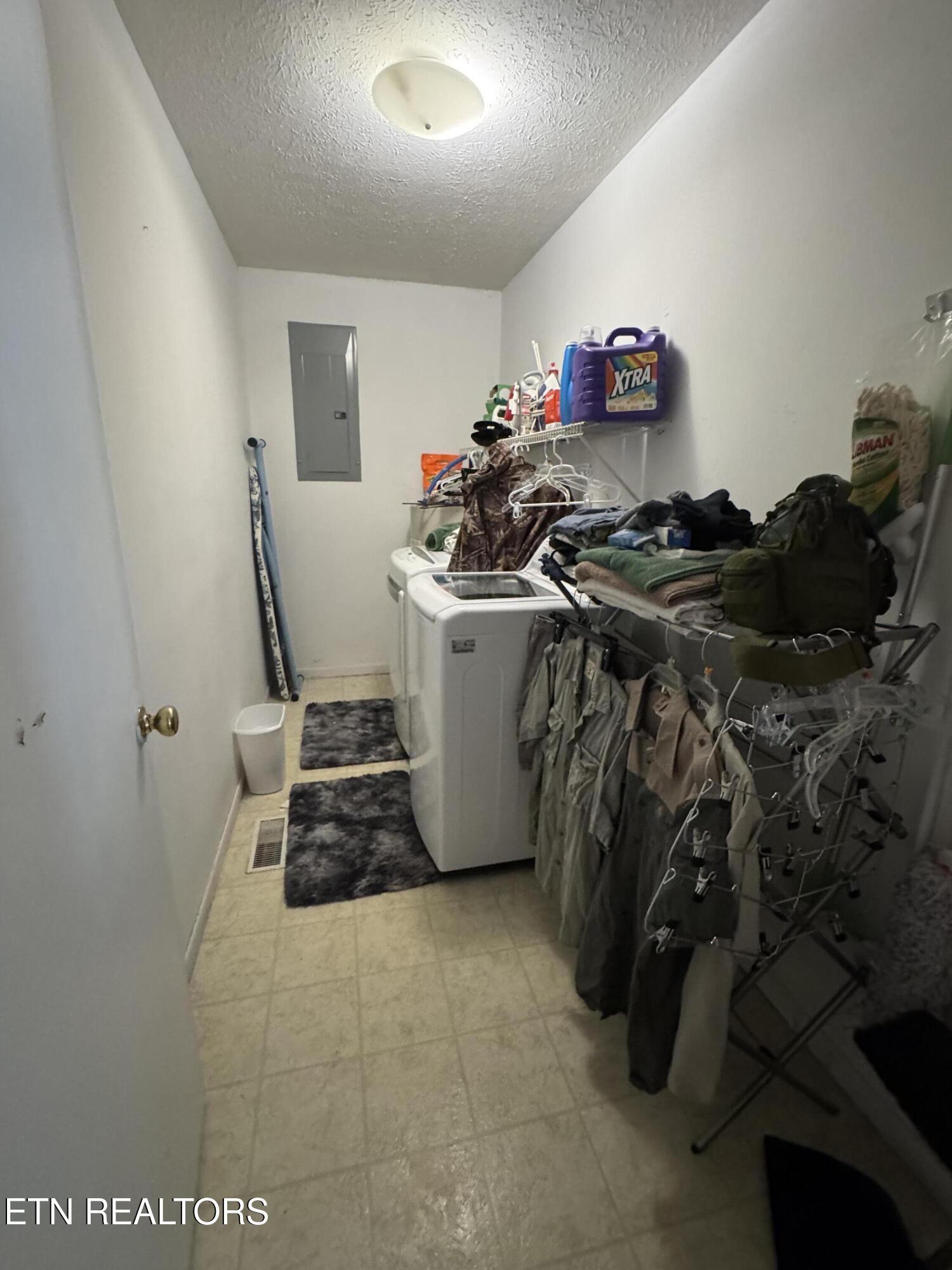 1592 Dry Valley Road Thorn Hill, TN 37881 - Photo 9 of 23 IMG_8621