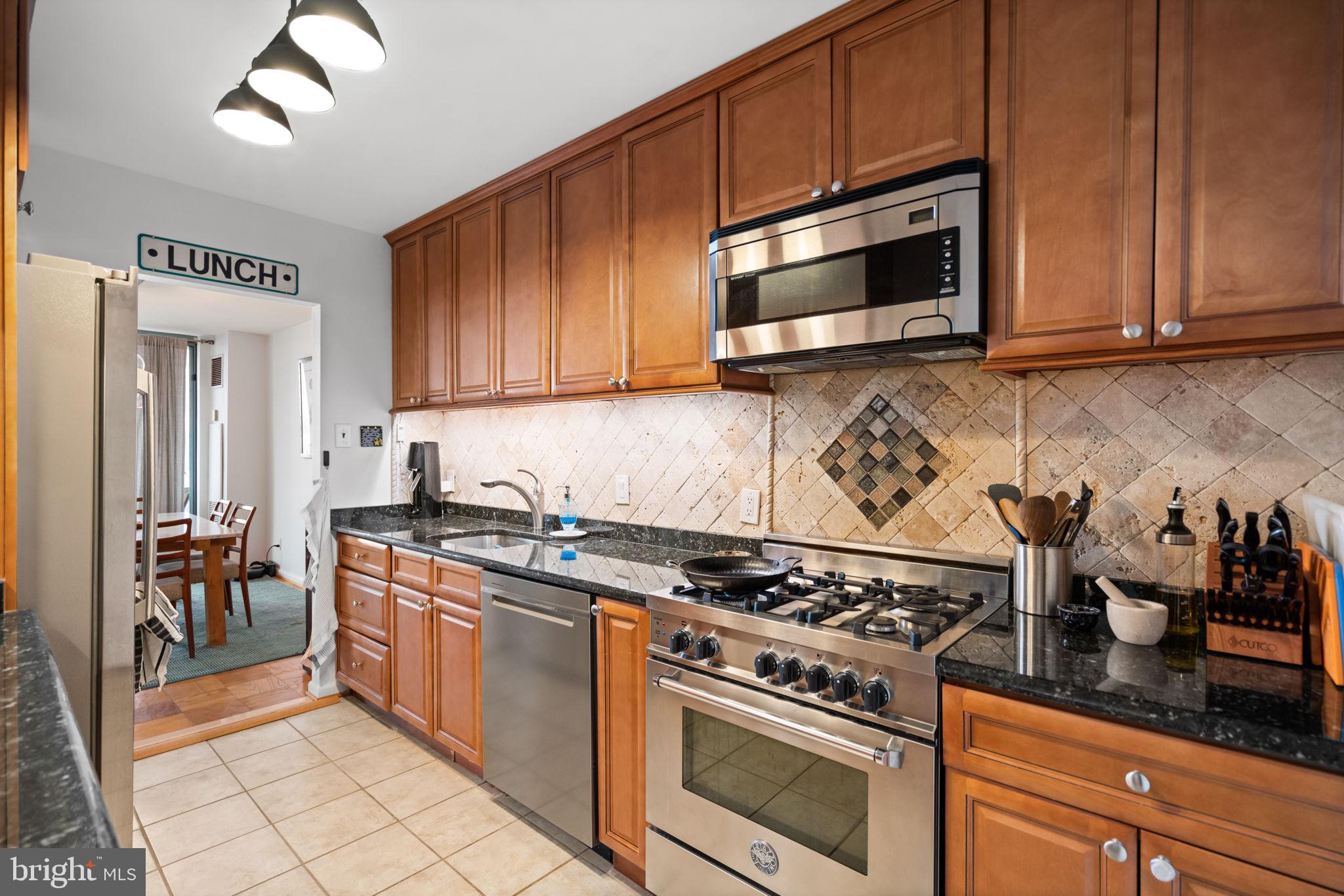 5101 River Road, Unit 901 Bethesda, MD 20816 - Photo 14 of 32