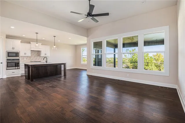 $699,900 | 1221 South Desoto Road, Lansing, KS 66043